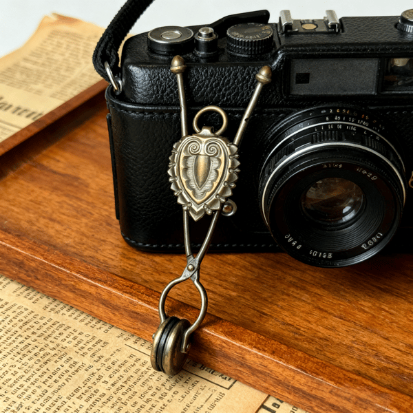 🔥LAST DAY 57% OFF - ANTIQUE VICTORIAN ORNATE SKIRT LIFTER