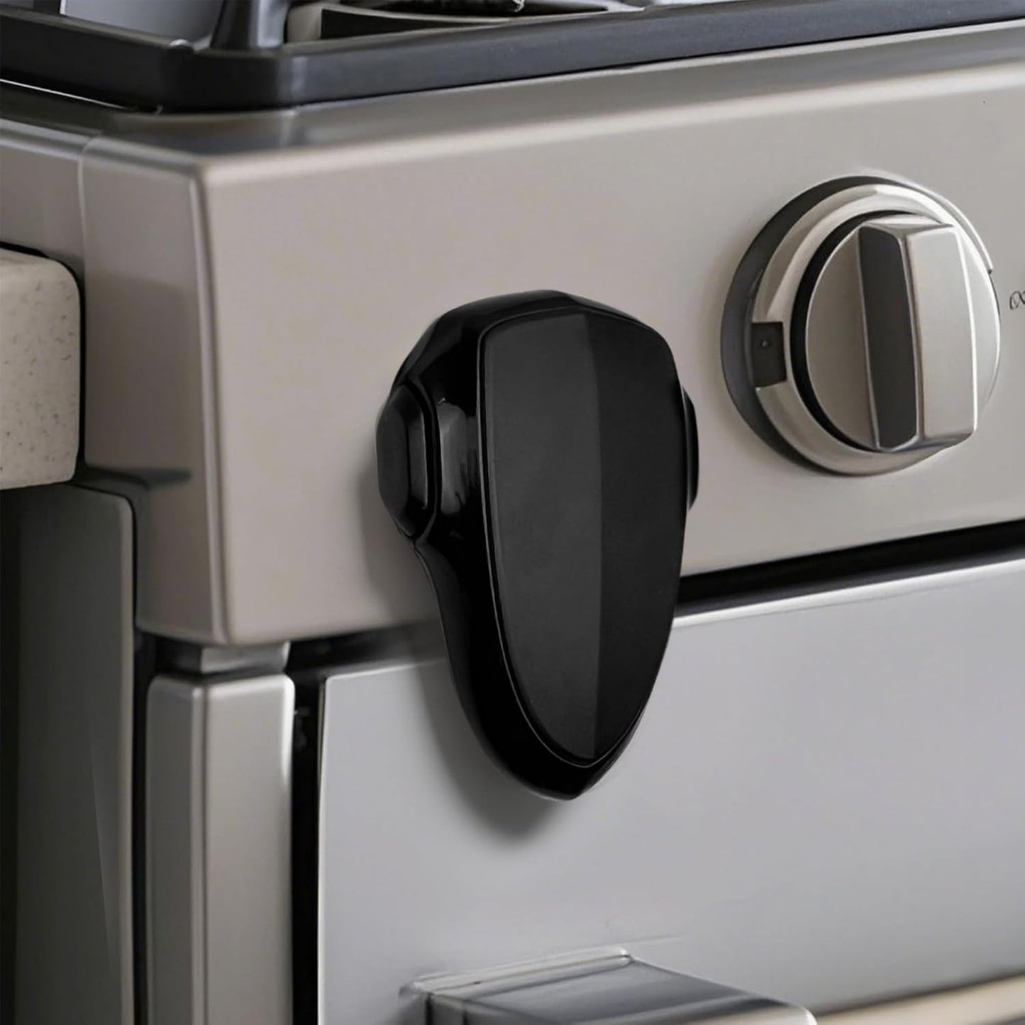 Oven Lock to Prevent Baby From Scalding